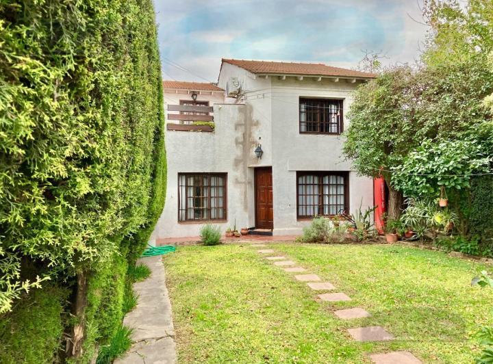 Casa · 200m² · 3 Dormitorios · 3 Cocheras