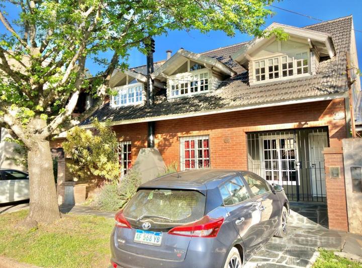 Casa · 148m² · 4 Ambientes · 1 Cochera