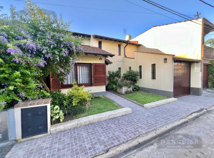 Casa · 83m² · 4 Ambientes · 3 Cocheras