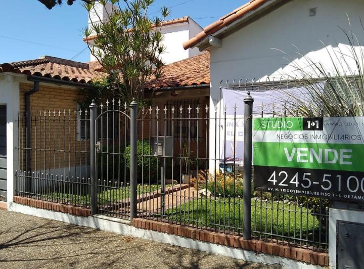 Casa · 200m² · 3 Ambientes · 1 Cochera