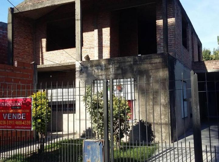 Casa · 200m² · 3 Ambientes · 1 Cochera