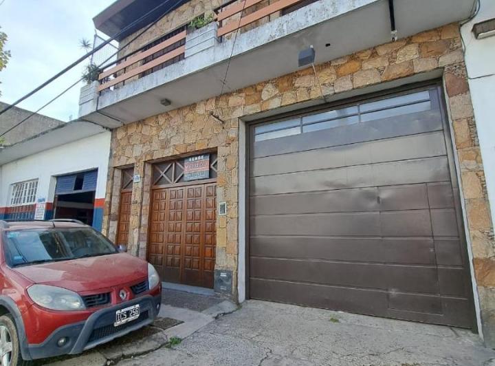 Casa · 171m² · 3 Ambientes · 1 Cochera