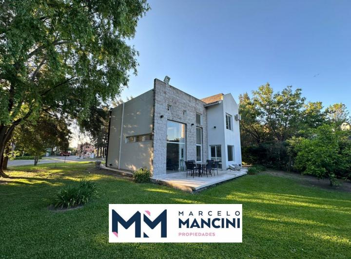 Casa · 180m² · 5 Ambientes · 1 Cochera