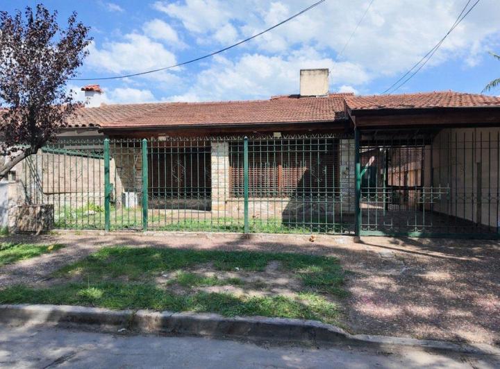 Casa · 100m² · 3 Ambientes · 3 Cocheras