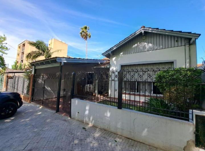 Casa · 180m² · 3 Ambientes · 1 Cochera