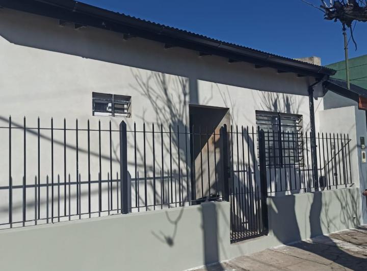 Casa · 100m² · 3 Ambientes · 2 Cocheras