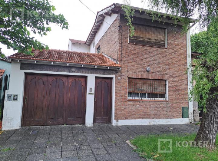 Casa · 150m² · 5 Ambientes · 3 Cocheras