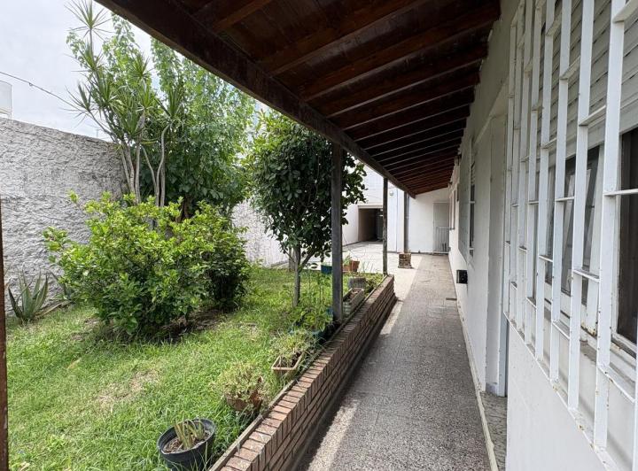 Casa · 156m² · 7 Ambientes · 3 Cocheras