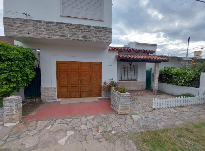 Casa · 100m² · 6 Ambientes · 1 Cochera