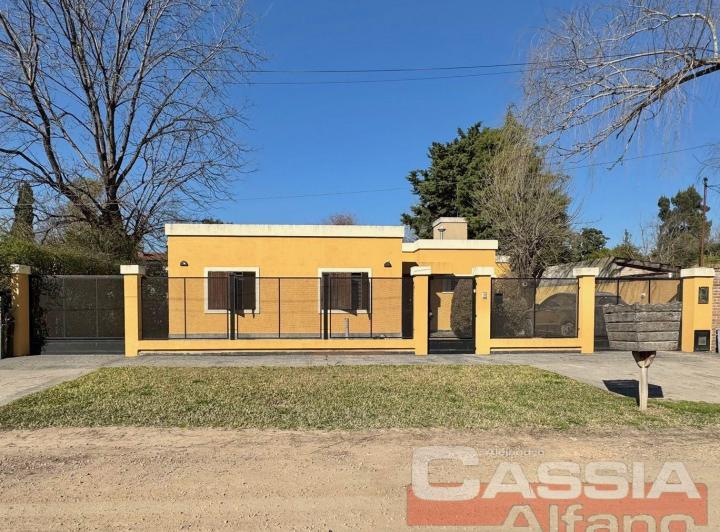 Casa · 270m² · 4 Ambientes · 2 Cocheras