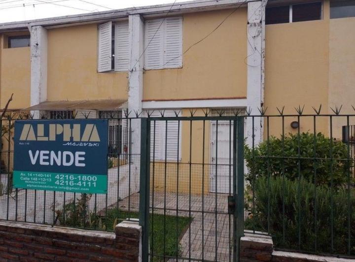 Casa · 4 Ambientes · 1 Cochera