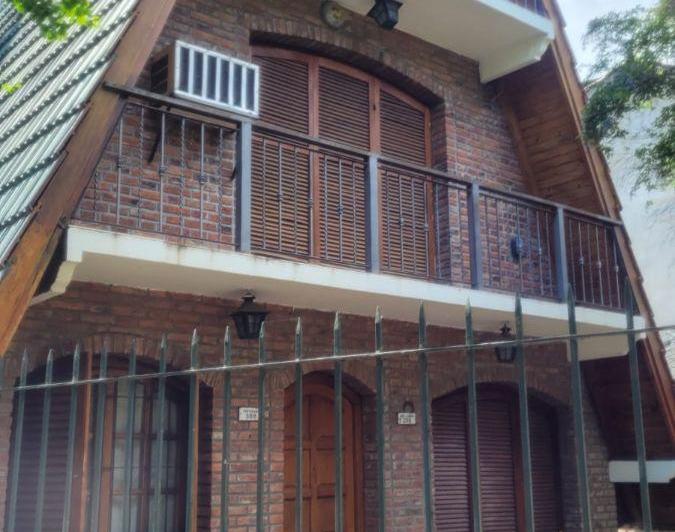 Casa · 110m² · 4 Ambientes · 1 Cochera