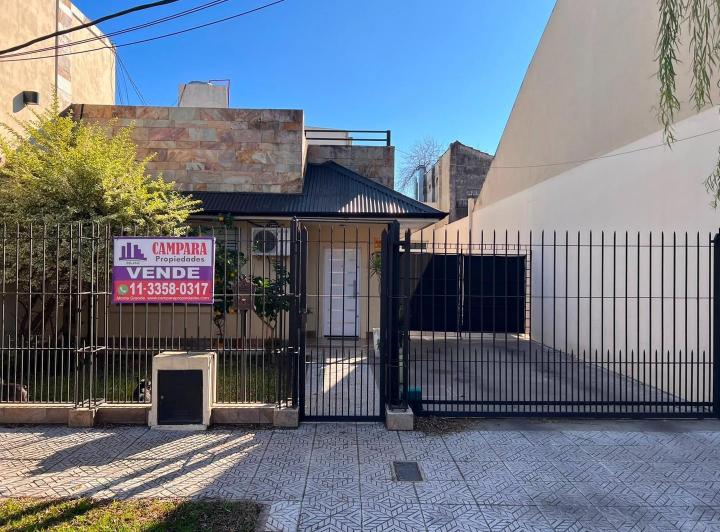 Casa · 251m² · 4 Ambientes · 2 Cocheras