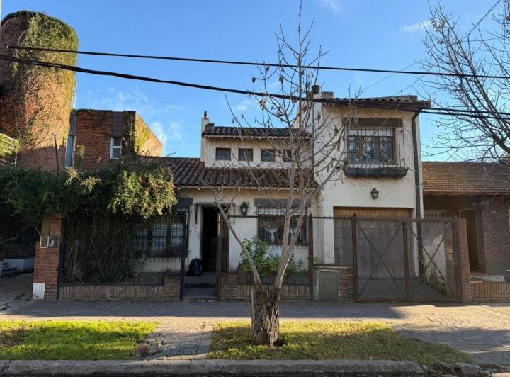 Casa · 132m² · 4 Ambientes · 1 Cochera