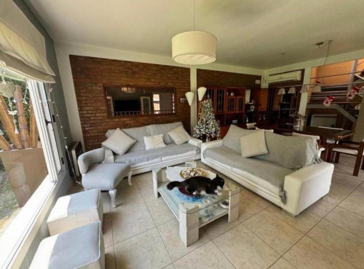 Casa · 142m² · 4 Ambientes · 1 Cochera