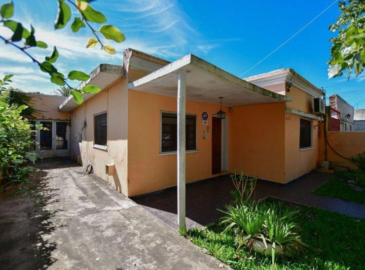 Casa · 120m² · 4 Ambientes · 2 Cocheras