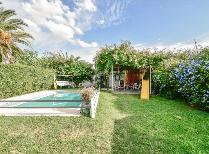 Casa · 110m² · 3 Ambientes · 2 Cocheras