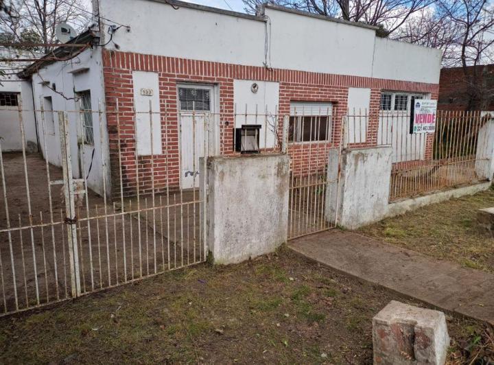 Casa · 78m² · 5 Ambientes · 2 Cocheras