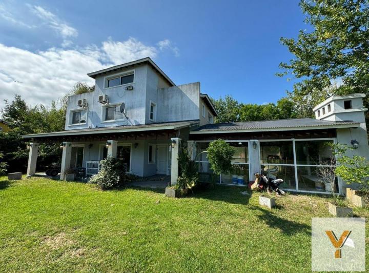 Casa · 250m² · 4 Ambientes