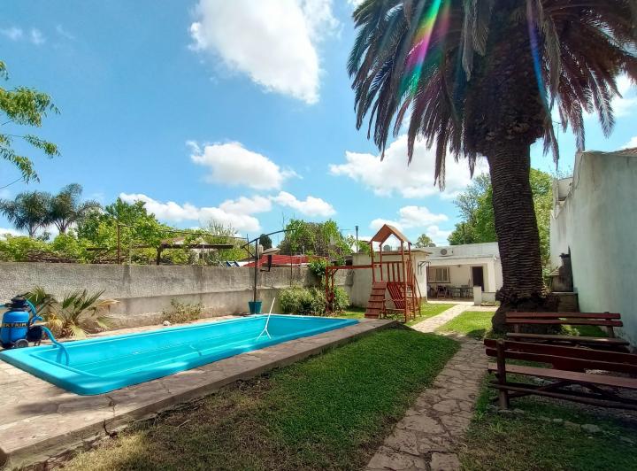 Casa · 102m² · 4 Ambientes · 1 Cochera