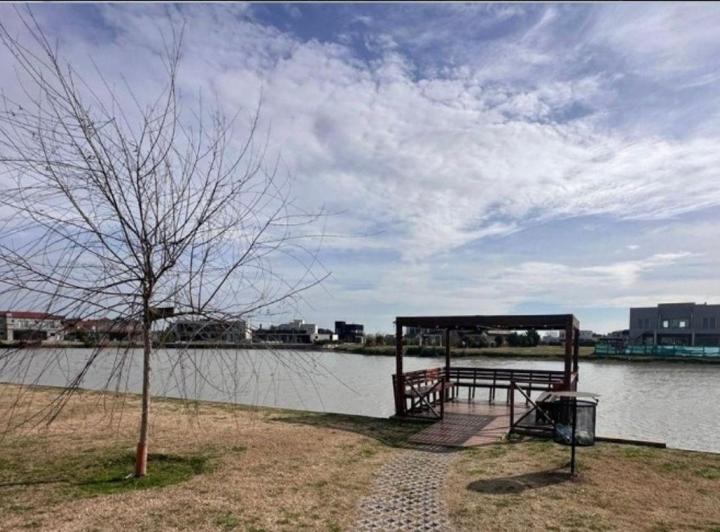 Casa · 180m² · 4 Ambientes · 1 Cochera
