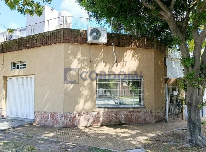 Casa · 76m² · 3 Ambientes · 1 Cochera