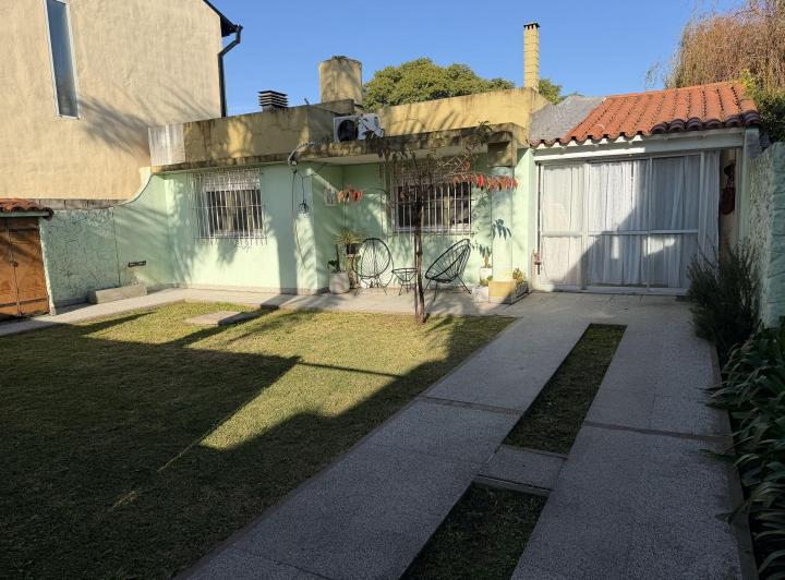 Casa · 1m² · 4 Ambientes · 1 Cochera