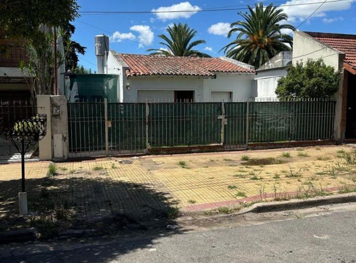 Casa · 121m² · 4 Ambientes · 1 Cochera