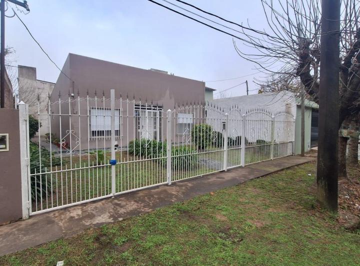 Casa · 213m² · 3 Ambientes · 1 Cochera