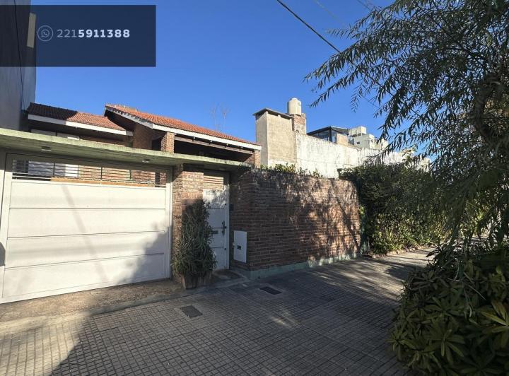 Casa · 147m² · 5 Ambientes · 2 Cocheras