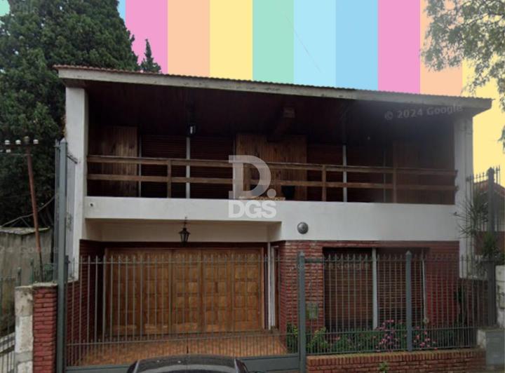 Casa · 226m² · 4 Ambientes · 1 Cochera