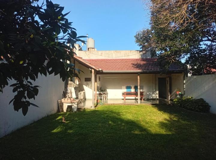 Casa · 140m² · 4 Ambientes · 1 Cochera