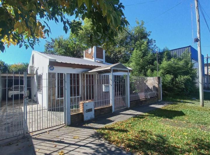 Casa · 140m² · 4 Ambientes · 2 Cocheras