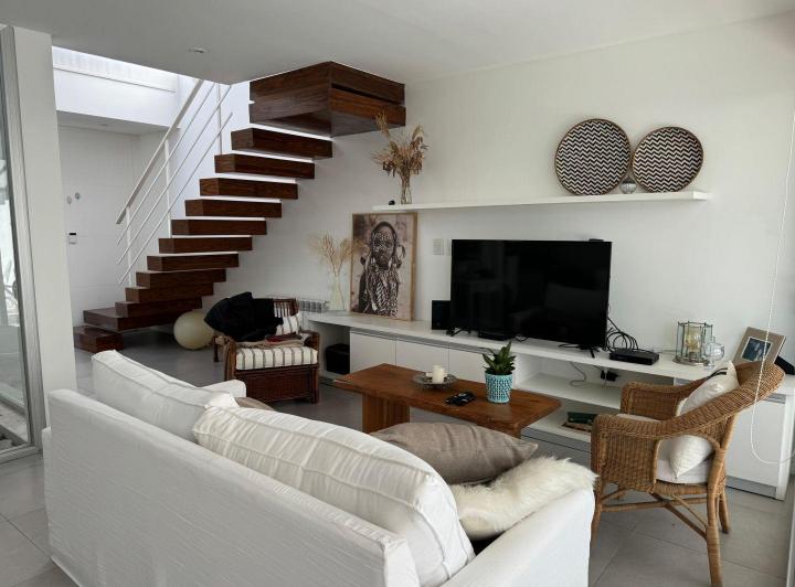 Casa · 107m² · 3 Ambientes · 2 Cocheras