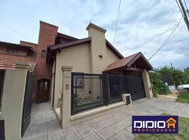Casa · 170m² · 5 Ambientes · 1 Cochera
