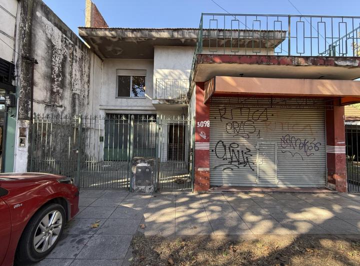 Casa · 258m² · 5 Ambientes · 2 Cocheras