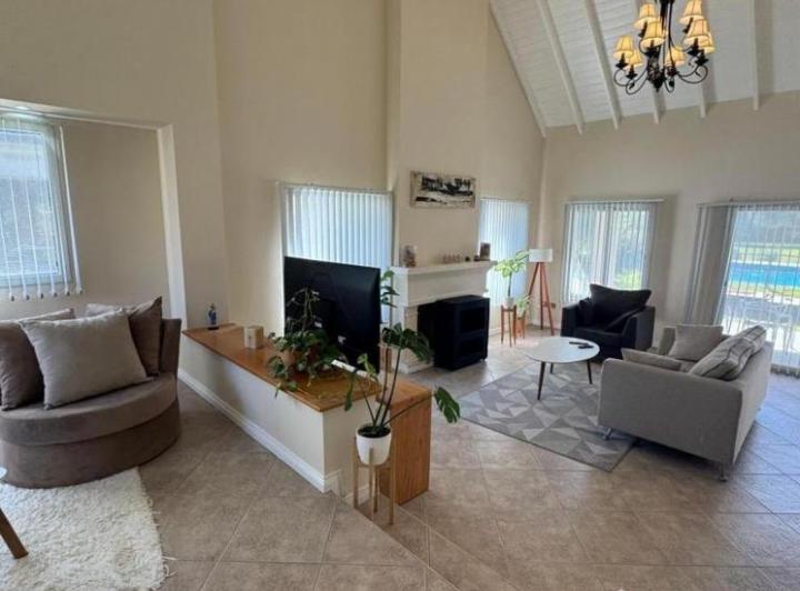 Casa · 250m² · 4 Ambientes · 1 Cochera