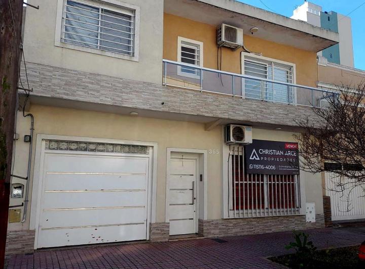 Casa · 115m² · 4 Ambientes · 1 Cochera