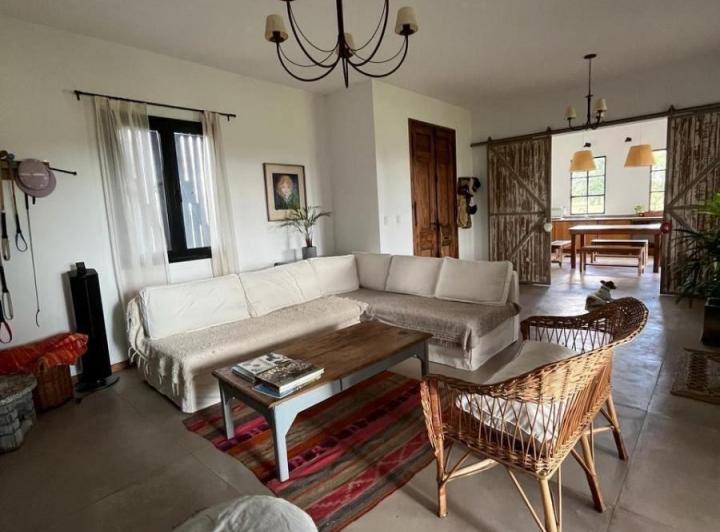 Casa · 141m² · 4 Ambientes · 4 Cocheras