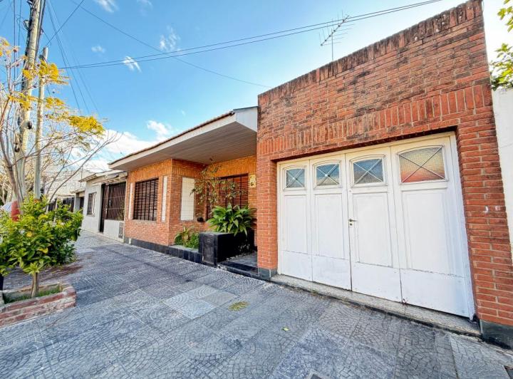 Casa · 120m² · 3 Ambientes · 2 Cocheras