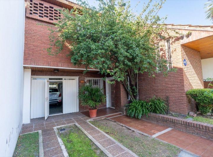 Casa · 153m² · 4 Ambientes · 3 Cocheras