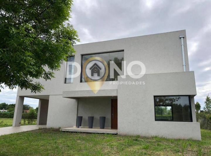 Casa · 220m² · 4 Ambientes