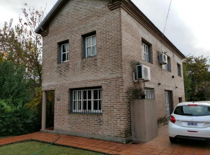 Casa · 156m² · 4 Ambientes · 2 Cocheras