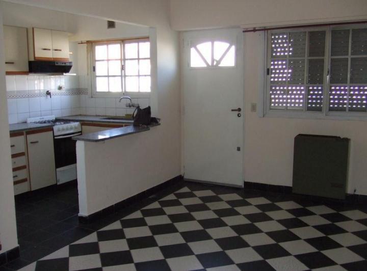 Casa · 50m² · 4 Ambientes · 1 Cochera