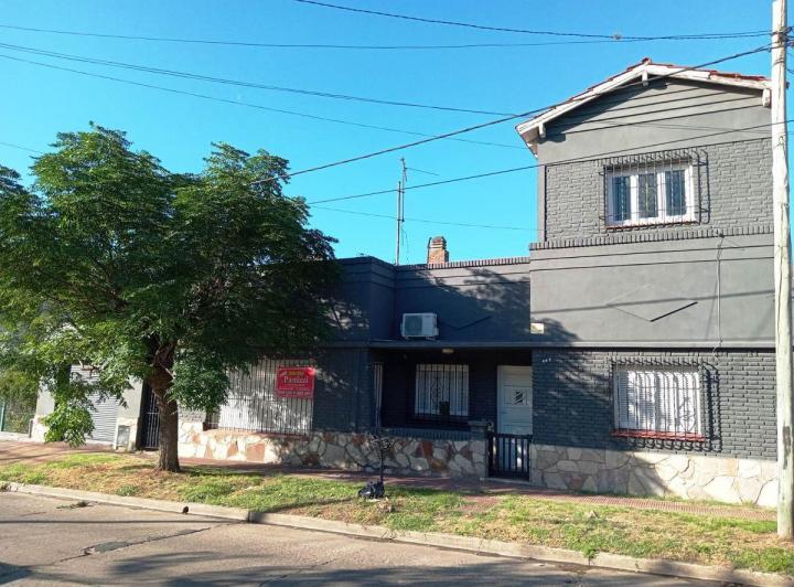 Casa · 150m² · 3 Ambientes · 1 Cochera