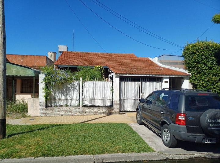 Casa · 250m² · 3 Ambientes · 1 Cochera