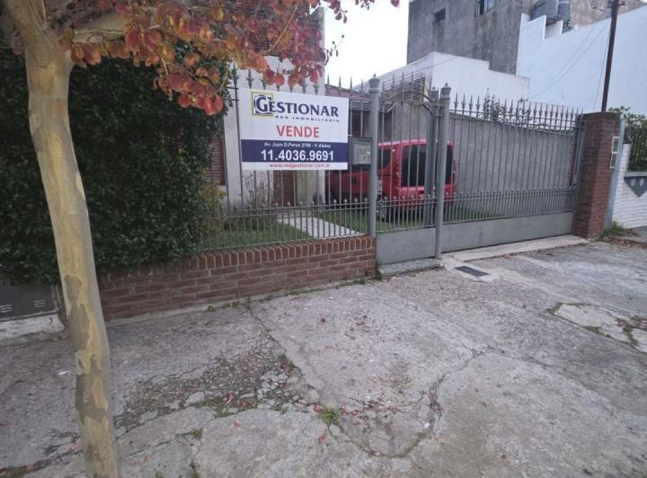 Casa · 135m² · 4 Ambientes · 2 Cocheras