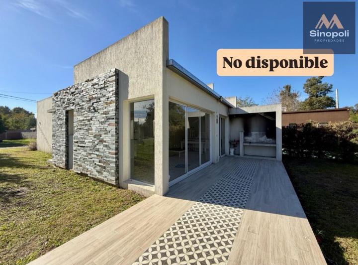 Casa · 130m² · 4 Ambientes · 2 Cocheras
