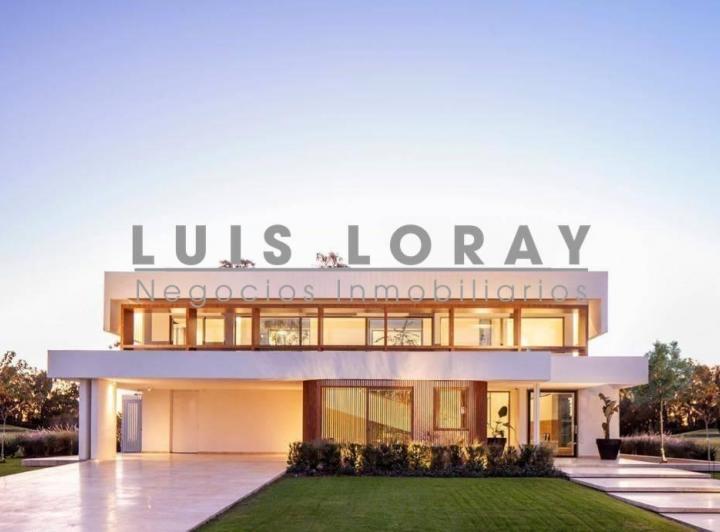 Casa · 421m² · 6 Ambientes · 2 Cocheras