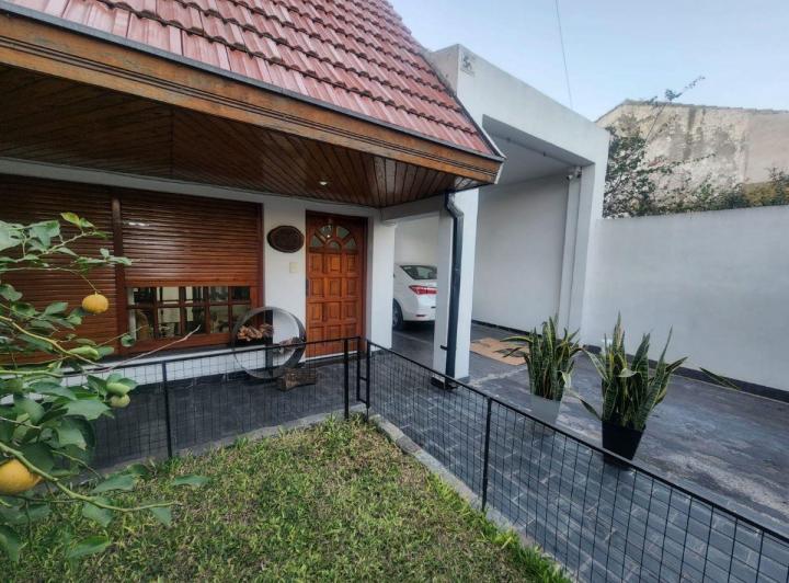 Casa · 177m² · 5 Ambientes · 1 Cochera